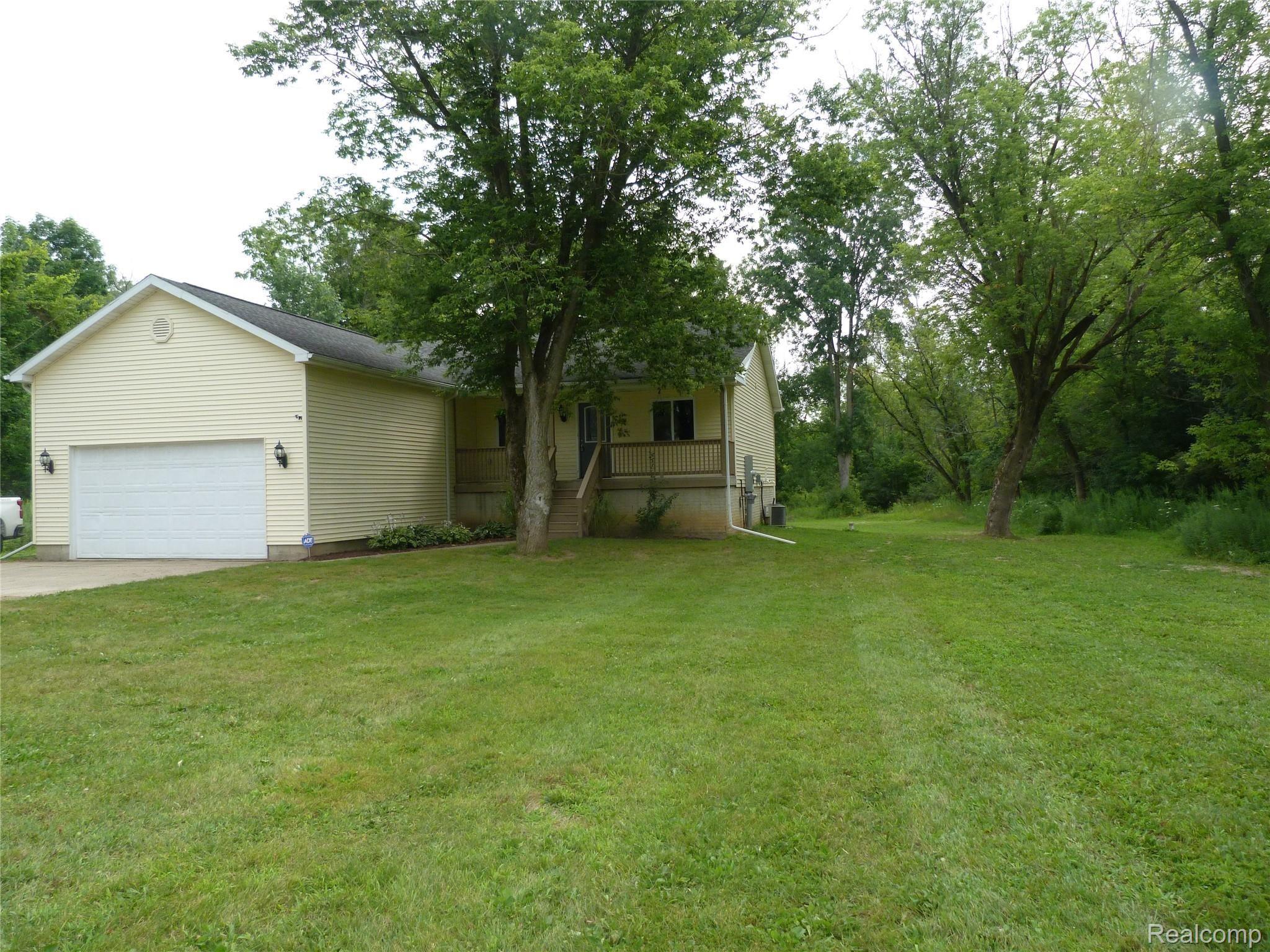 1300 Elms Road Flint, MI 48532 - Photo 21 of 21 P1050235.JPG
