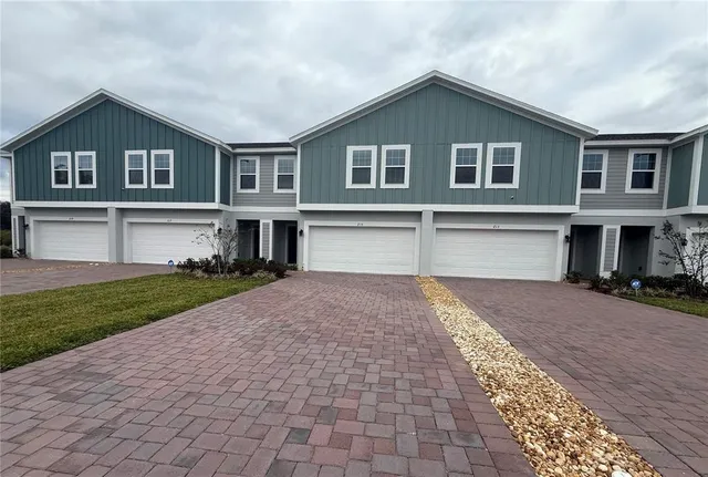 $2,400 | 215 Glass Onion Drive, Howey-in-the-Hills, FL 34737