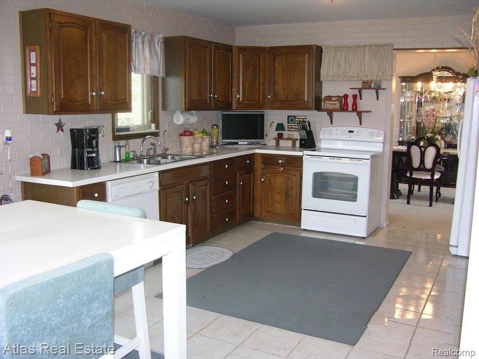 6022 Atlas Road Grand Blanc, MI 48439 - Photo 19 of 25 DSCN7395.JPG