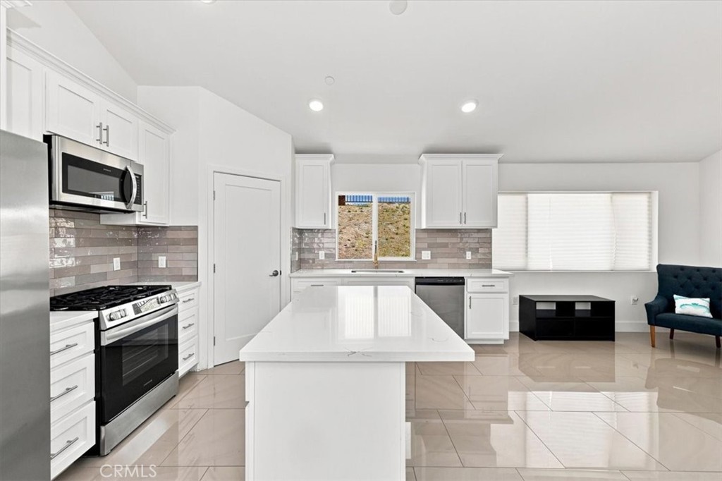 3086 Crystal Ridge Lane Colton, CA 92324 - Photo 59 of 75 Casita/ADU-kitchen