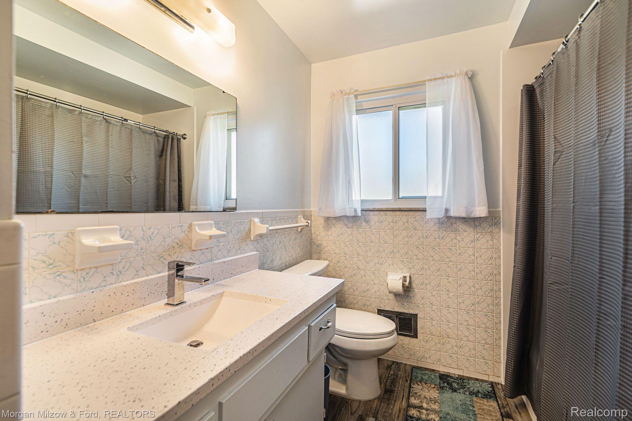 9080 Davisburg Road Clarkston, MI 48348 - Photo 9 of 26 Gallery Image 9