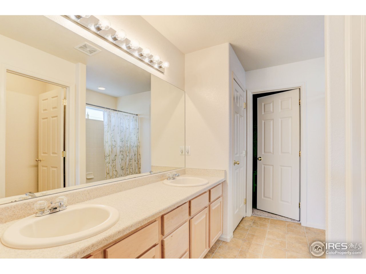 2008 Falcon Ridge Drive Fort Collins, CO 80528 - Photo 19 of 31 dual sinks