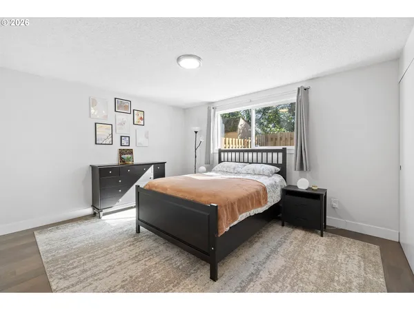 $219,999 | 16851 Southeast Powell Boulevard, Portland, OR 97236