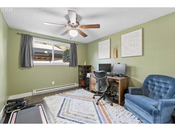 $219,999 | 16851 Southeast Powell Boulevard, Portland, OR 97236