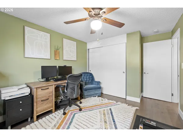 $219,999 | 16851 Southeast Powell Boulevard, Portland, OR 97236