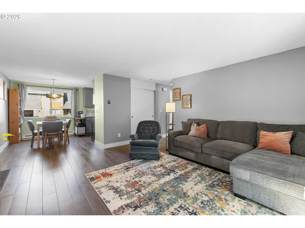 $219,999 | 16851 Southeast Powell Boulevard, Portland, OR 97236