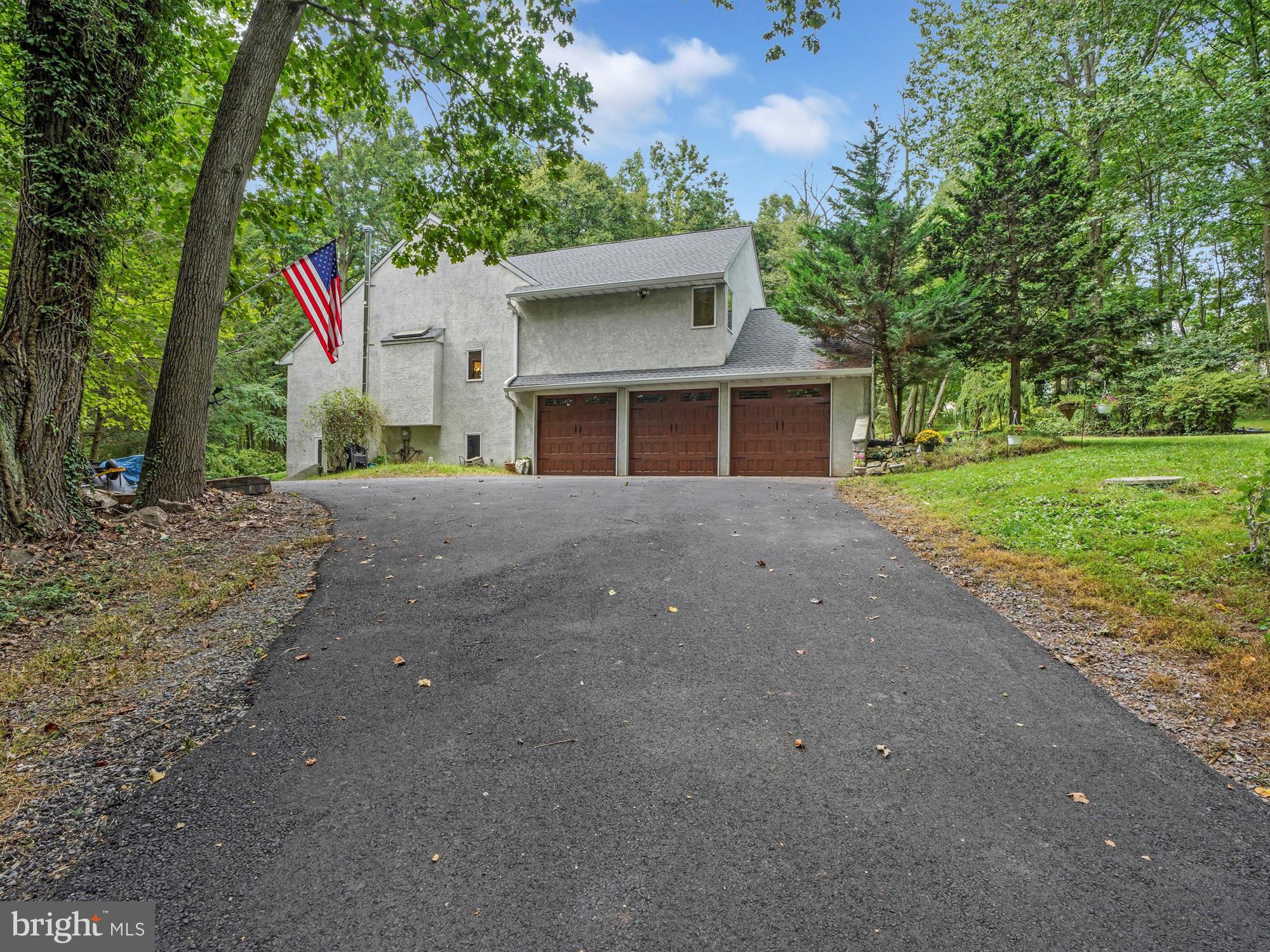 2058 St Peters Road Pottstown, PA 19465 - Photo 21 of 39 Three-Car Garage and New Driveway!!