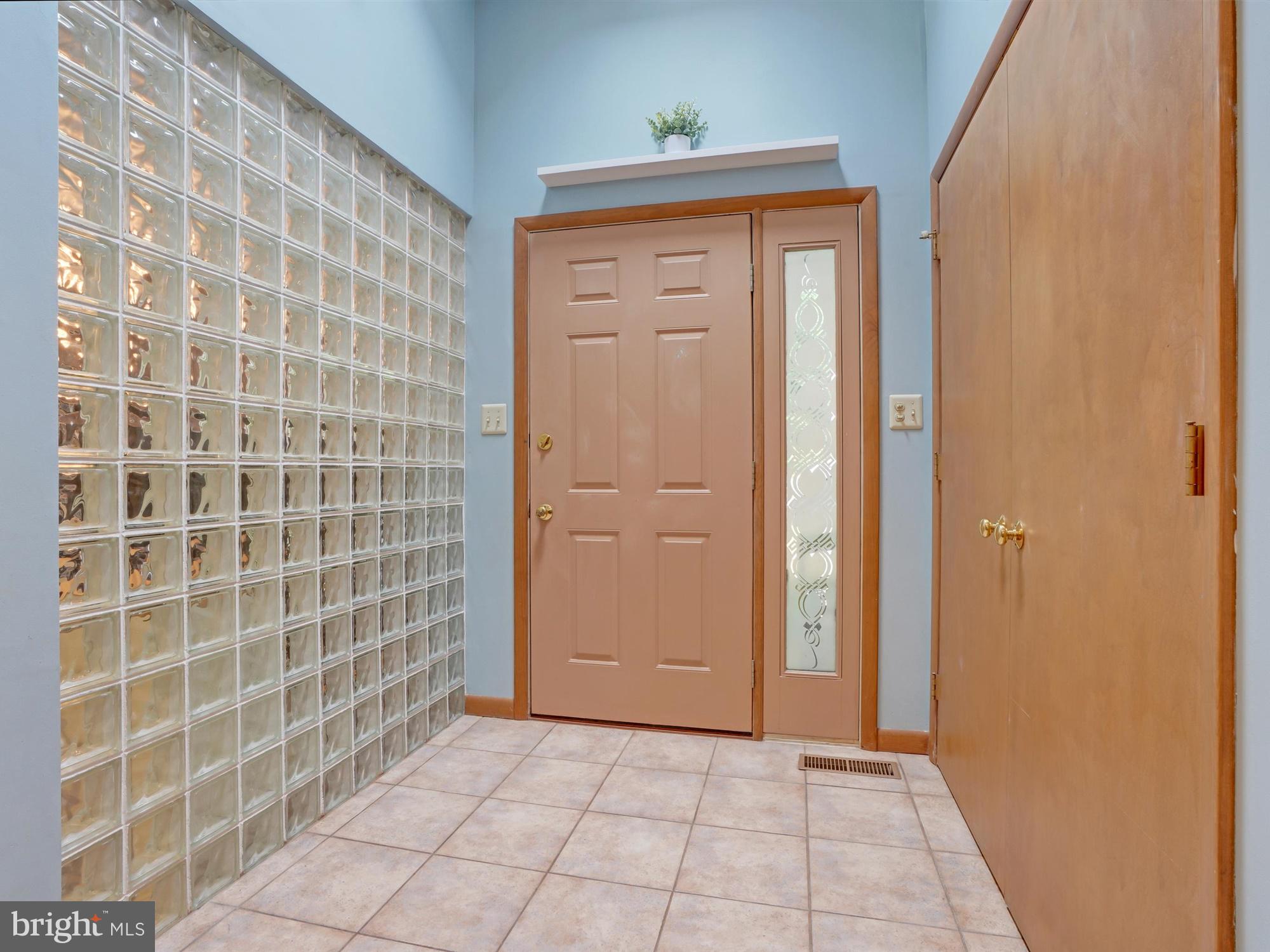 2058 St Peters Road Pottstown, PA 19465 - Photo 6 of 39 Foyer with Large Closet to great guests!