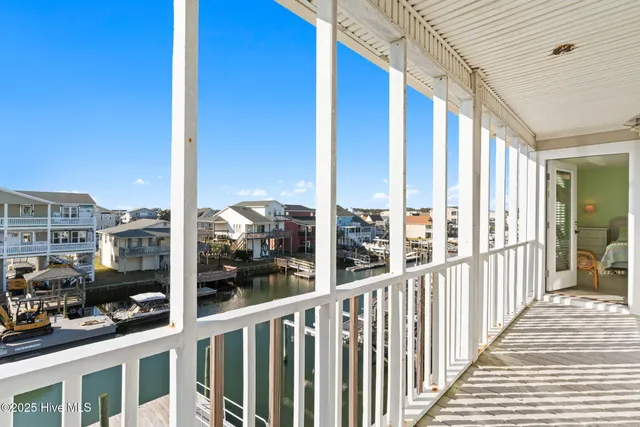 $990,000 | 109 Salisbury Street, Holden Beach, NC 28462