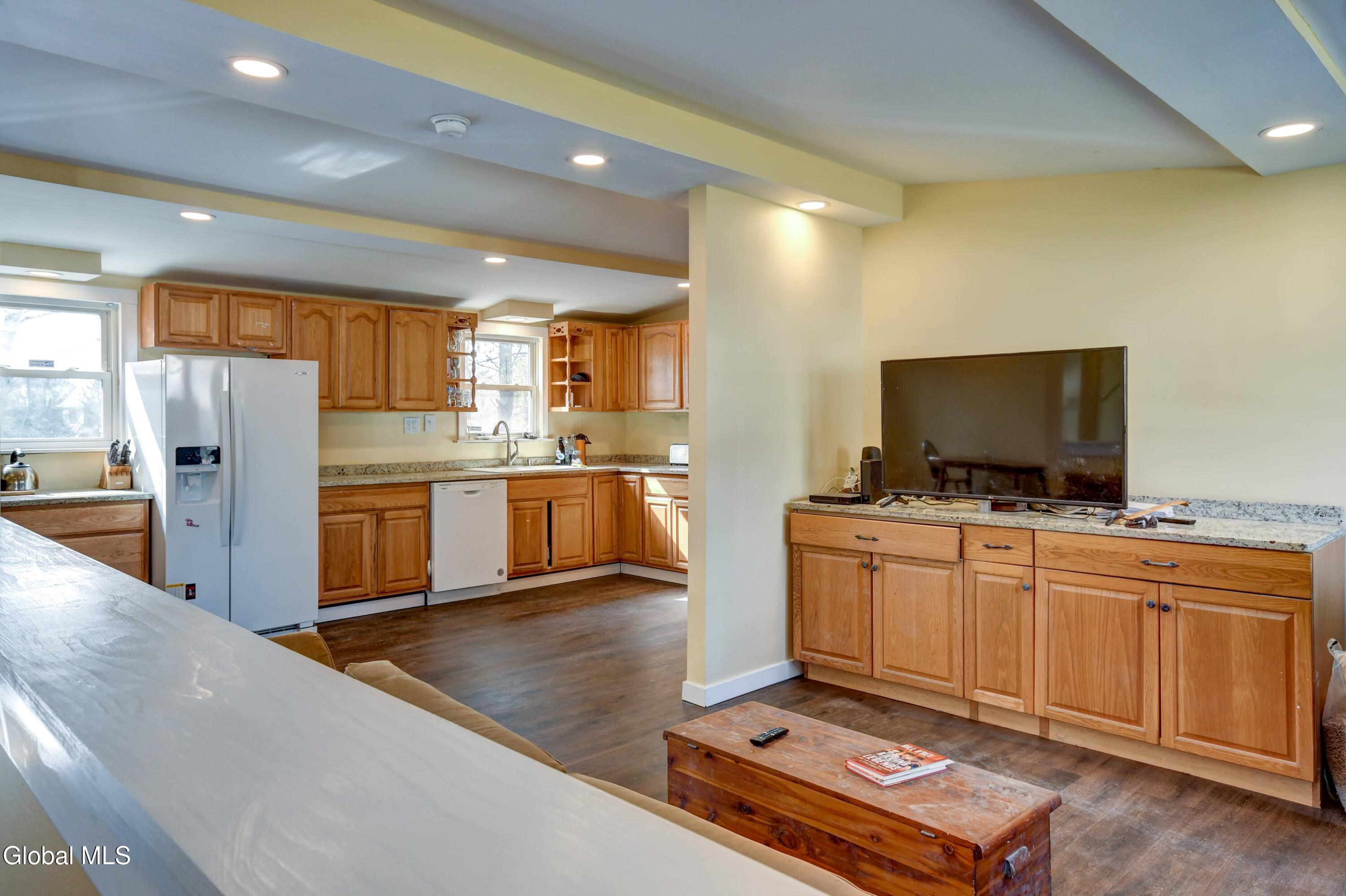 10 Brant Road Johnstown, NY 12095 - Photo 6 of 53 10 Brandt-34