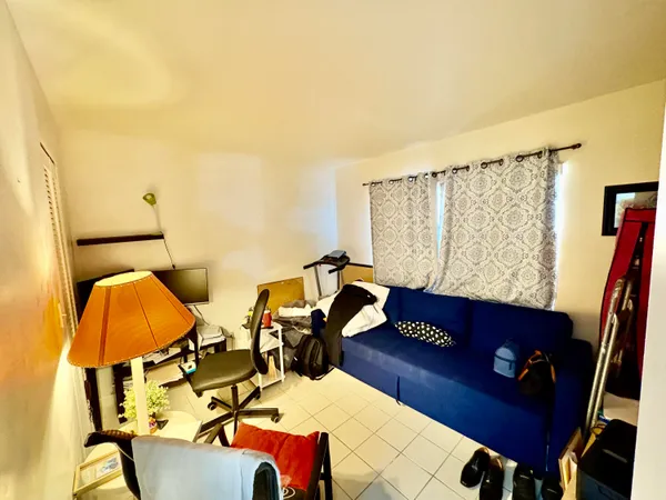 $124,999 | 9261 Sunrise Lakes Boulevard, Unit 304, Sunrise, FL 33322