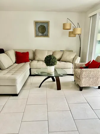 $124,999 | 9261 Sunrise Lakes Boulevard, Unit 304, Sunrise, FL 33322