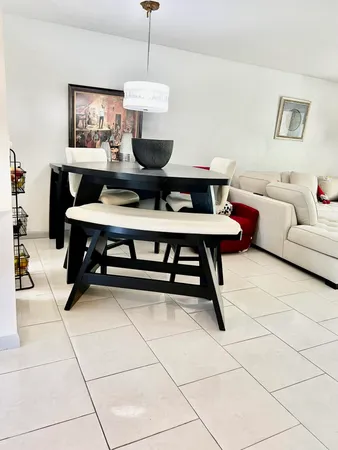 $124,999 | 9261 Sunrise Lakes Boulevard, Unit 304, Sunrise, FL 33322