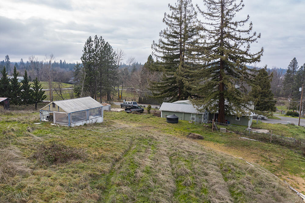 2161 Dowell Road Grants Pass, OR 97527 - Photo 20 of 25 21
