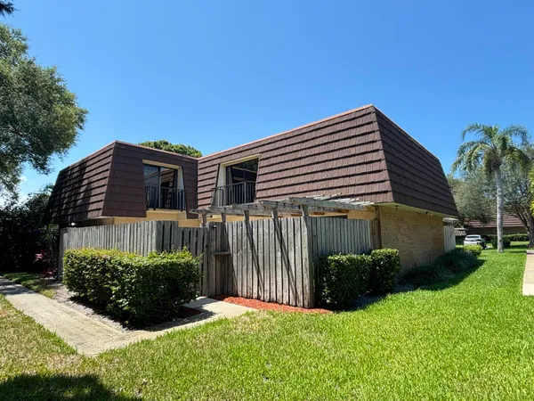 $2,800 | 2110 21st Lane, Palm Beach Gardens, FL 33418