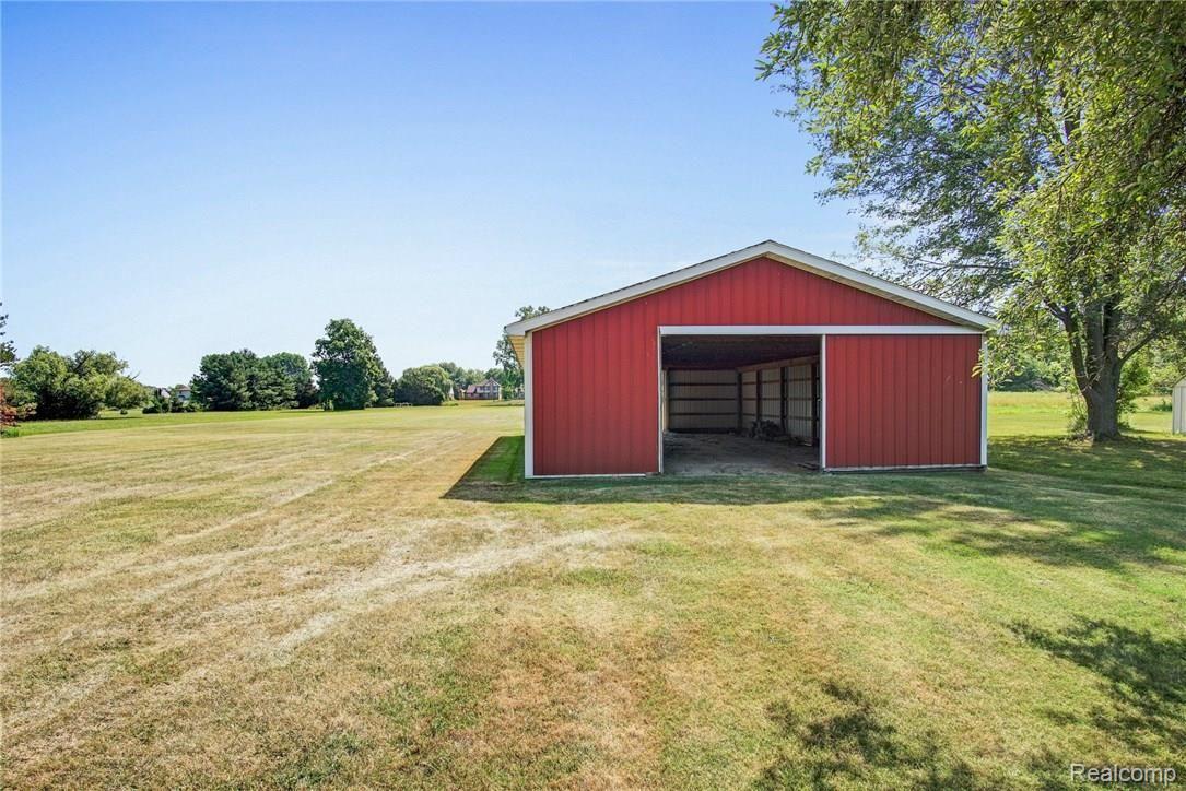 33480 Hayes Road Fraser, MI 48026 - Photo 26 of 29 DSC02277_8_9.jpg