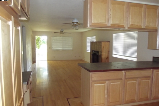 15710 Cloverdale Road Anderson, CA 96007 - Photo 8 of 12 Livingroom