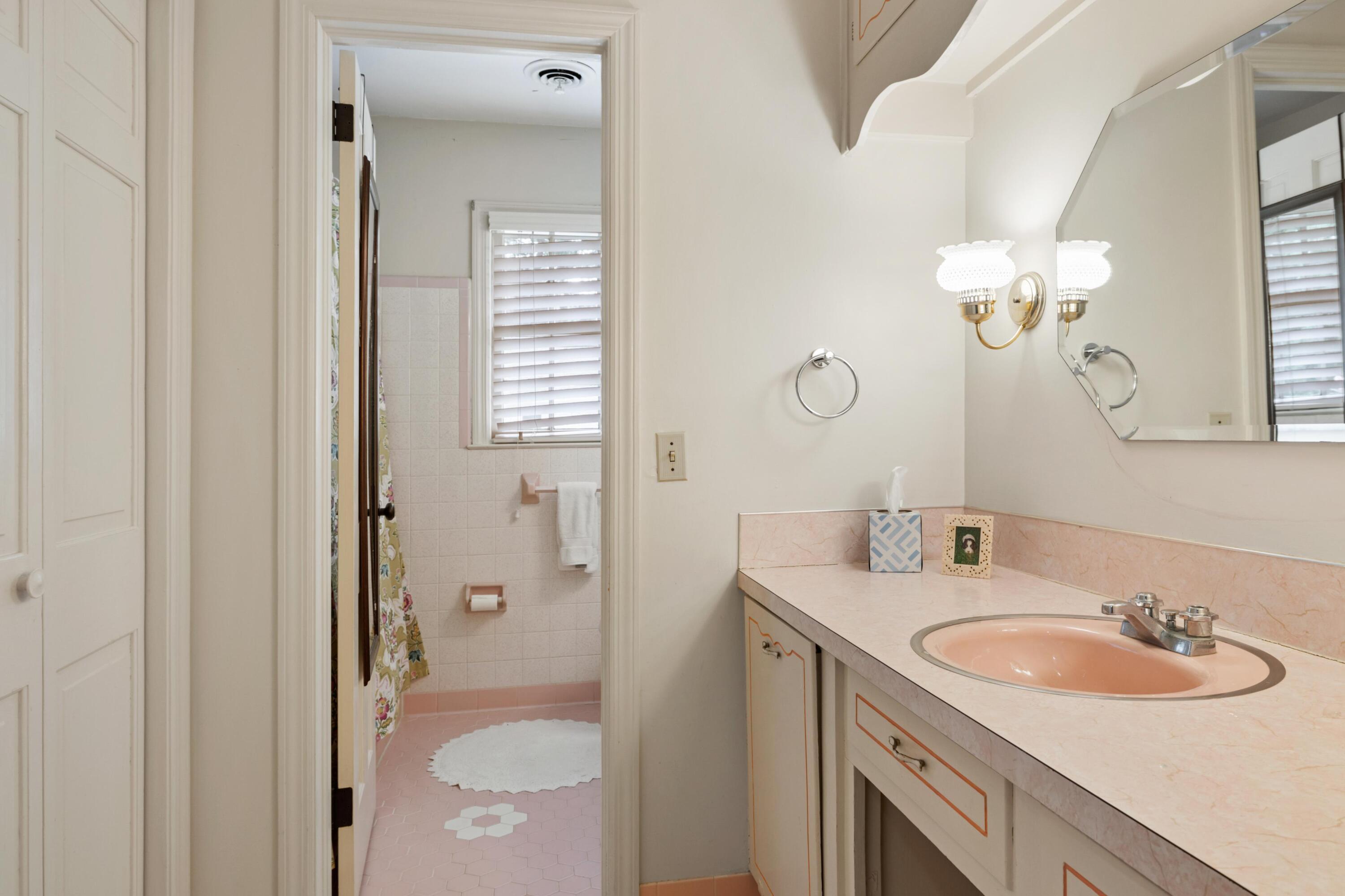 134 Manchester Road Charleston, SC 29407 - Photo 21 of 35 Hall Bath