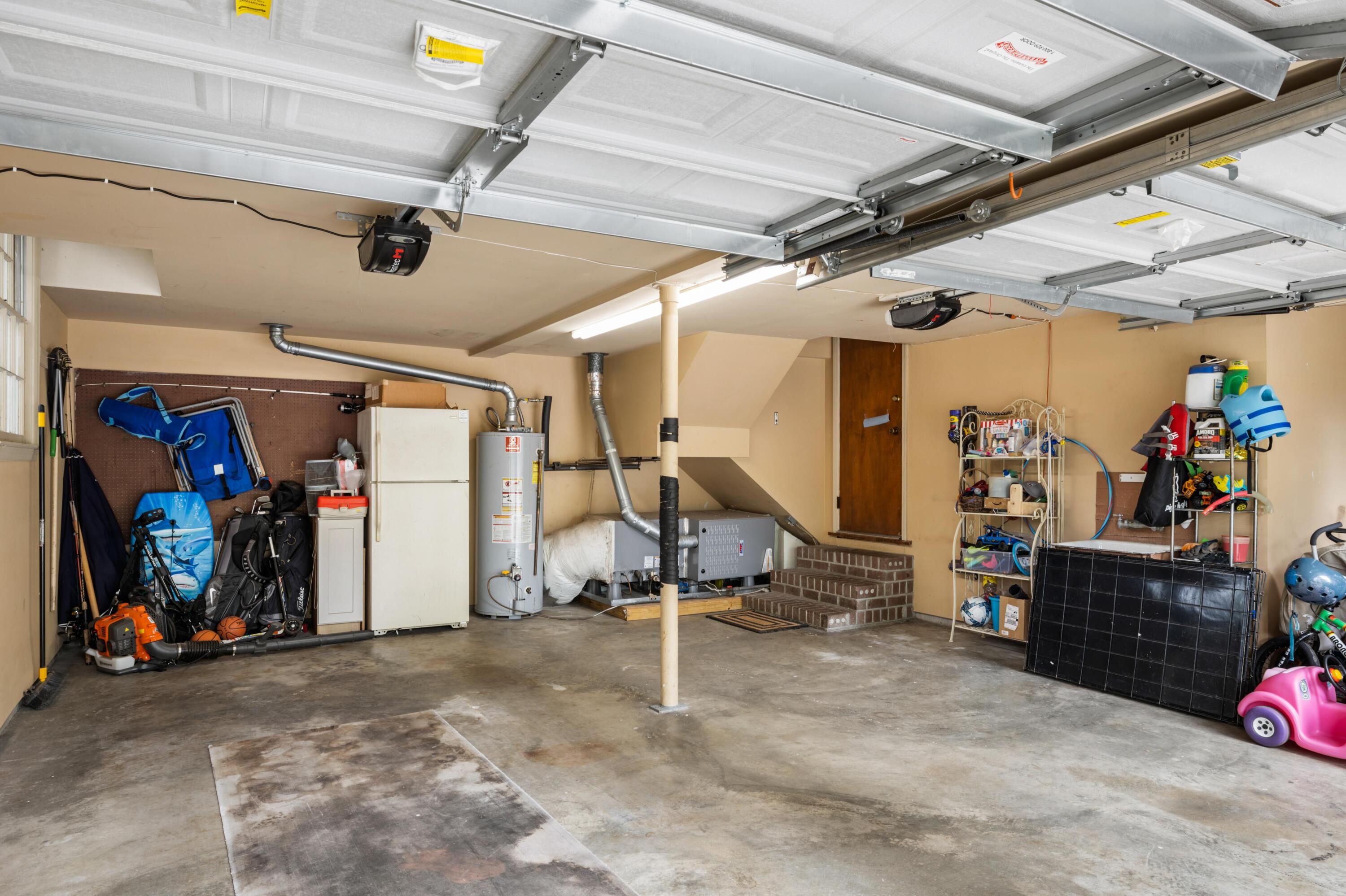 134 Manchester Road Charleston, SC 29407 - Photo 29 of 35 Garage
