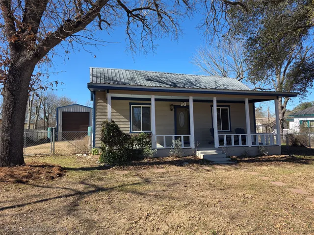 $219,900 | 415 North Main Street, Rockdale, TX 76567