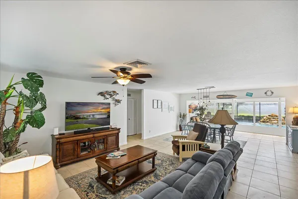 $4,500 | 2066 5th Court Southeast, Vero Beach, FL 32962