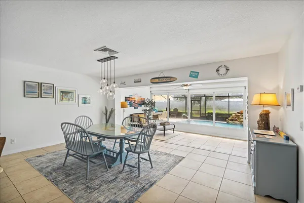 $4,500 | 2066 5th Court Southeast, Vero Beach, FL 32962