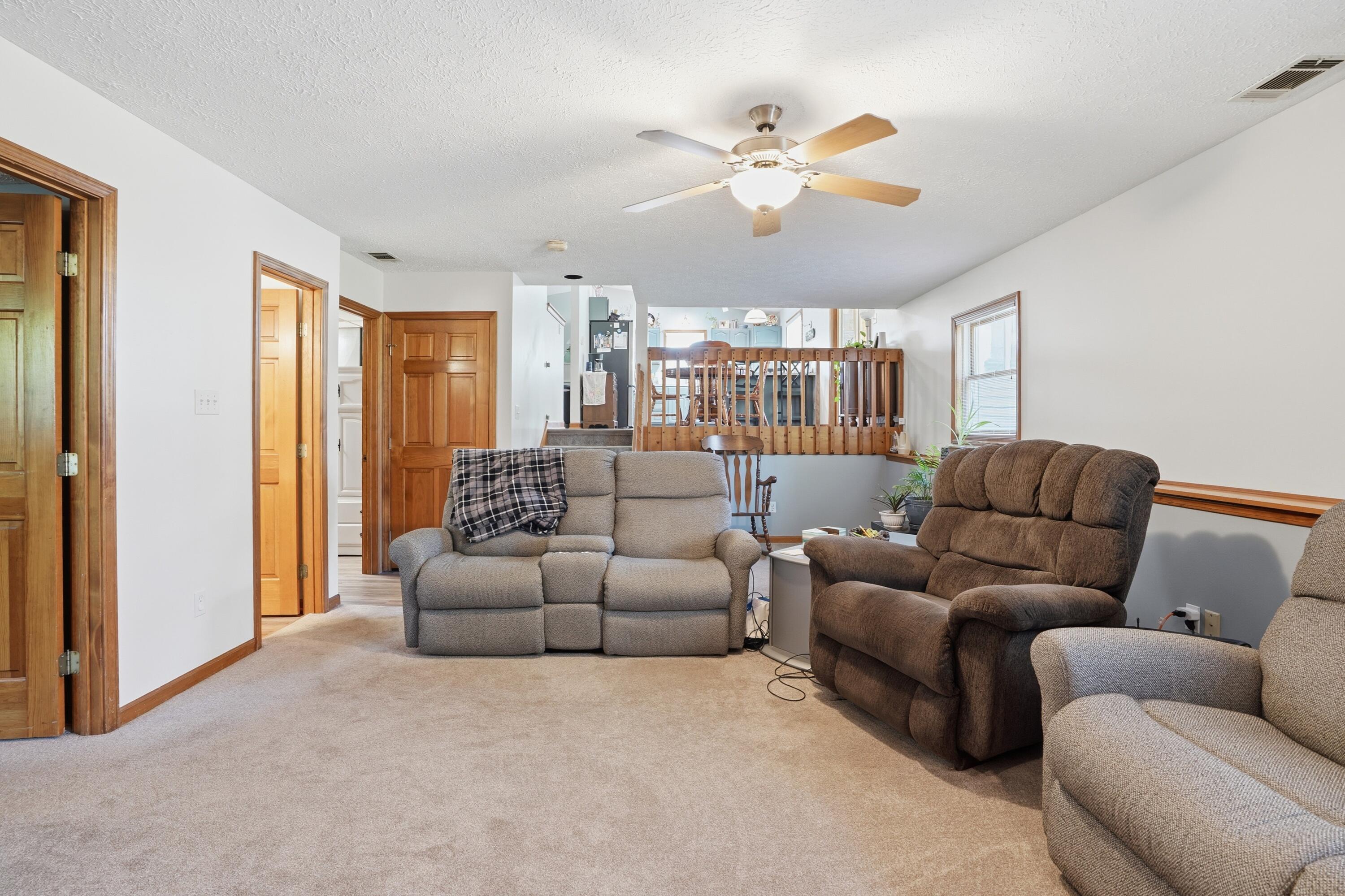 264 Springhill Drive Valparaiso, IN 46385 - Photo 12 of 27 3000x1999