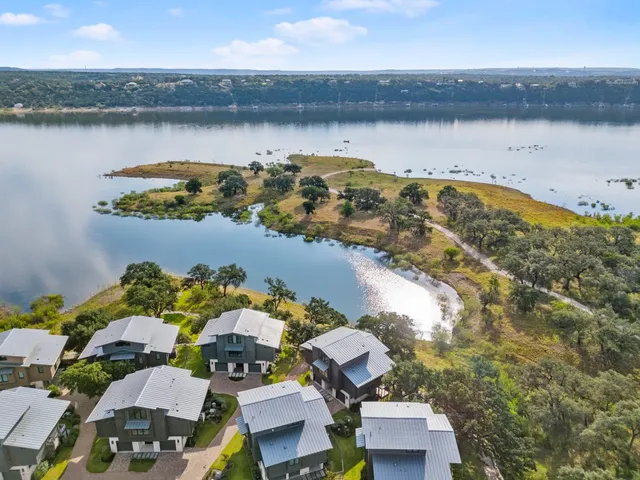 $4,000 | 19201 Crusoe Cove, Unit 20, Spicewood, TX 78669