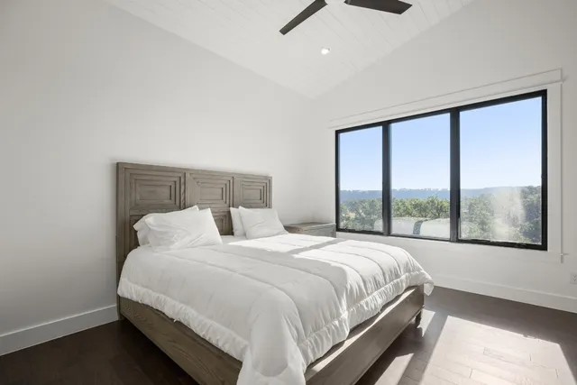 $4,000 | 19201 Crusoe Cove, Unit 20, Spicewood, TX 78669