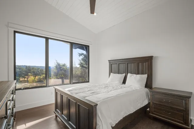 $4,000 | 19201 Crusoe Cove, Unit 20, Spicewood, TX 78669