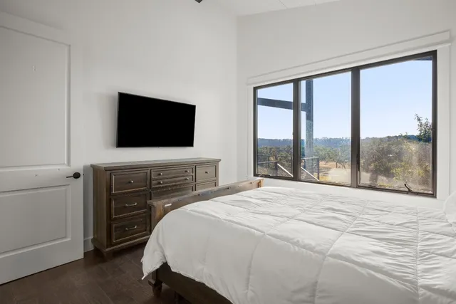 $4,000 | 19201 Crusoe Cove, Unit 20, Spicewood, TX 78669