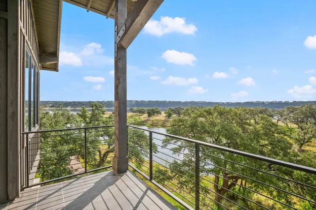 $4,000 | 19201 Crusoe Cove, Unit 20, Spicewood, TX 78669