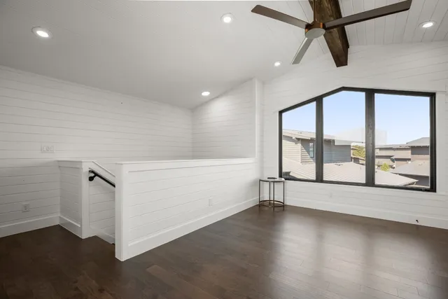 $4,000 | 19201 Crusoe Cove, Unit 20, Spicewood, TX 78669