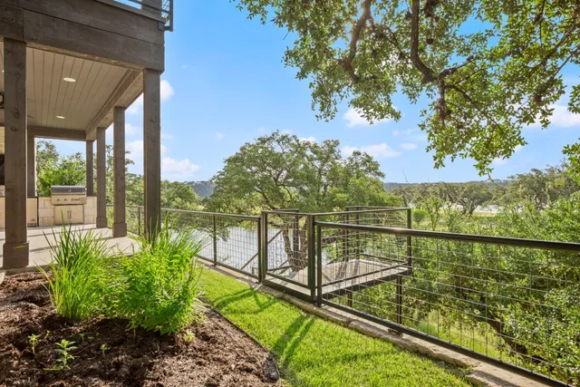 $4,000 | 19201 Crusoe Cove, Unit 20, Spicewood, TX 78669