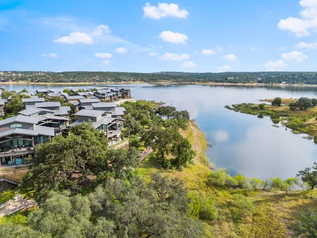 $4,000 | 19201 Crusoe Cove, Unit 20, Spicewood, TX 78669