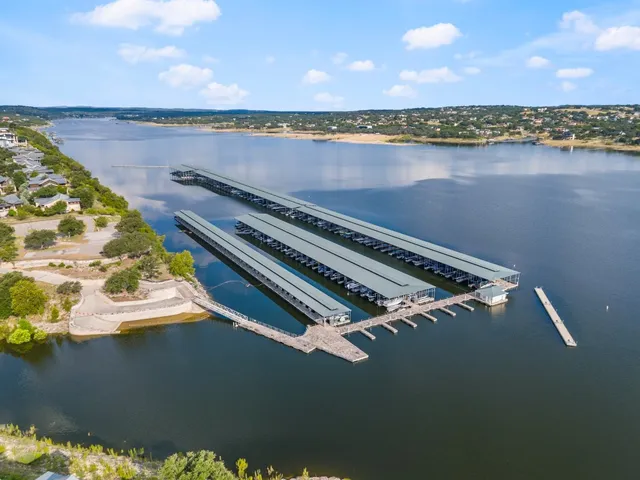 $4,000 | 19201 Crusoe Cove, Unit 20, Spicewood, TX 78669