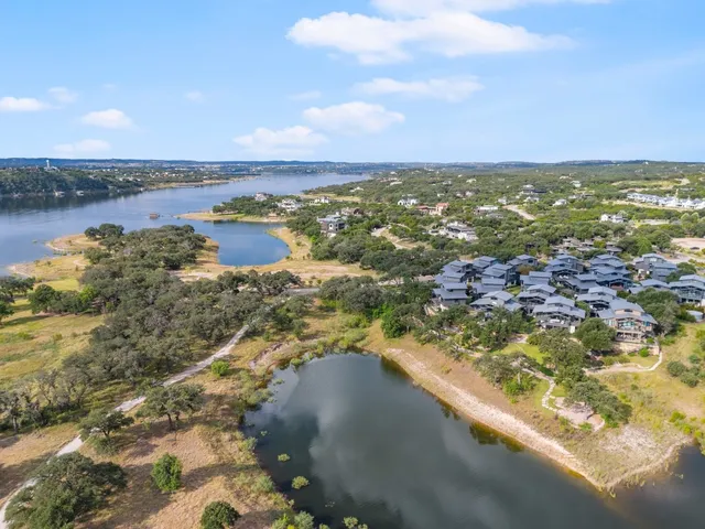 $4,000 | 19201 Crusoe Cove, Unit 20, Spicewood, TX 78669