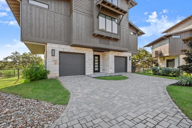 $4,000 | 19201 Crusoe Cove, Unit 20, Spicewood, TX 78669