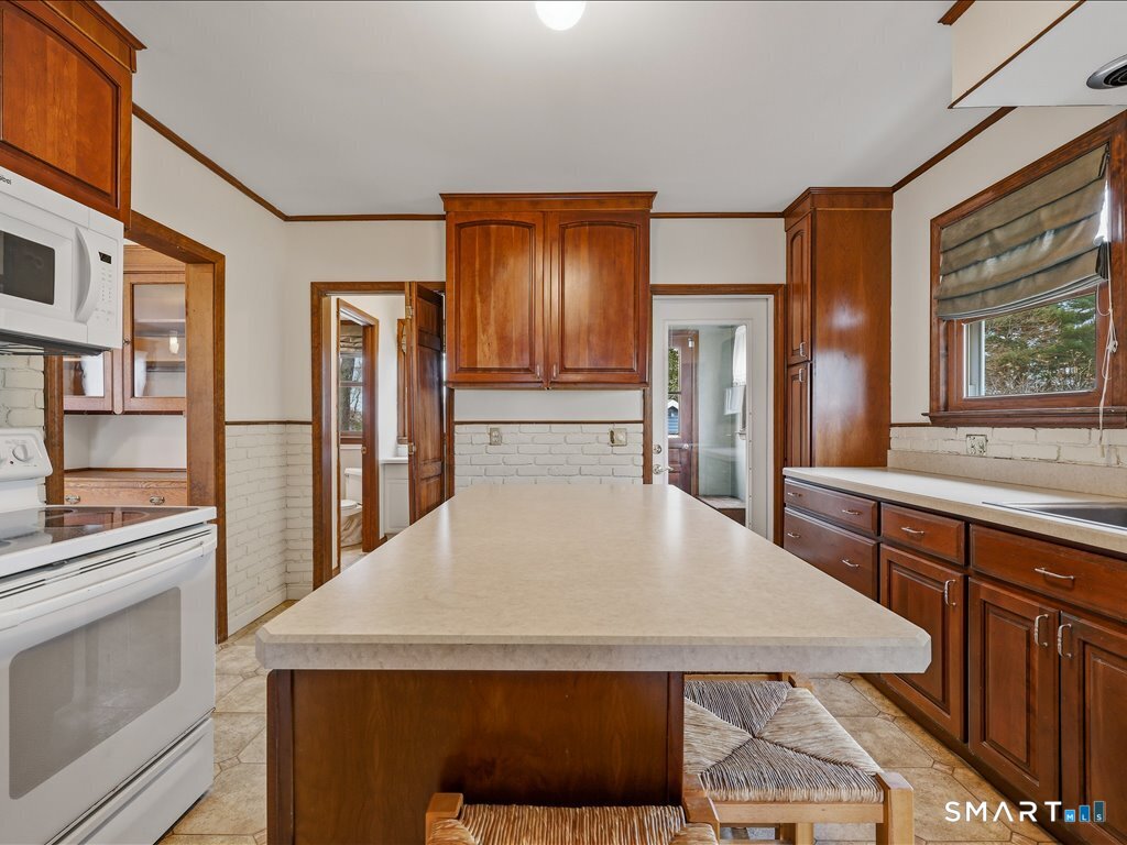 217 Ridge Road Middletown, CT 06457 - Photo 11 of 33