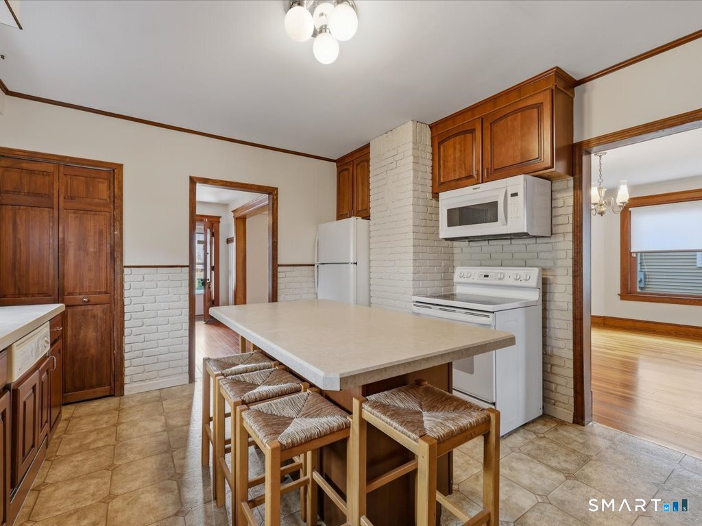 217 Ridge Road Middletown, CT 06457 - Photo 12 of 33