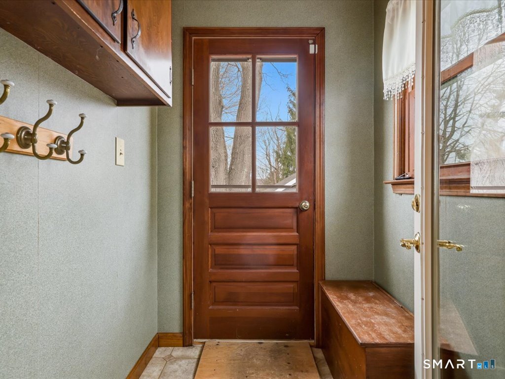 217 Ridge Road Middletown, CT 06457 - Photo 15 of 33