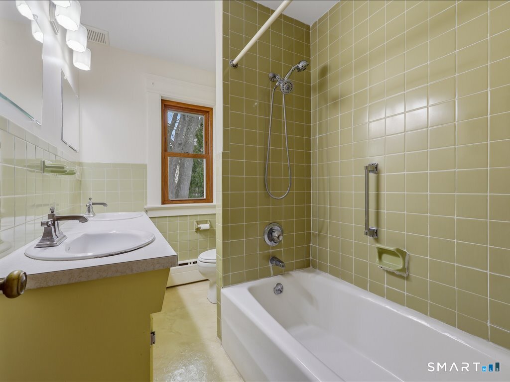 217 Ridge Road Middletown, CT 06457 - Photo 24 of 33