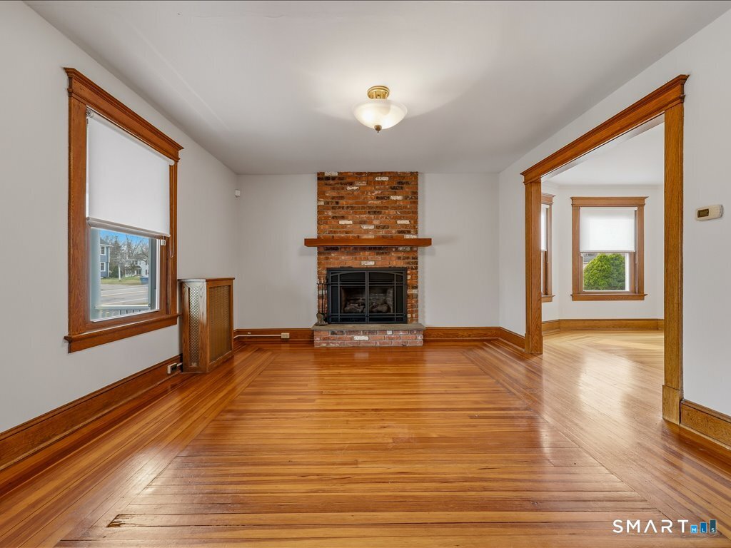 217 Ridge Road Middletown, CT 06457 - Photo 5 of 33