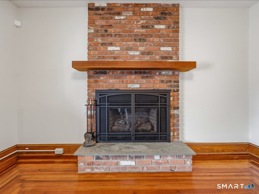 217 Ridge Road Middletown, CT 06457 - Photo 6 of 33