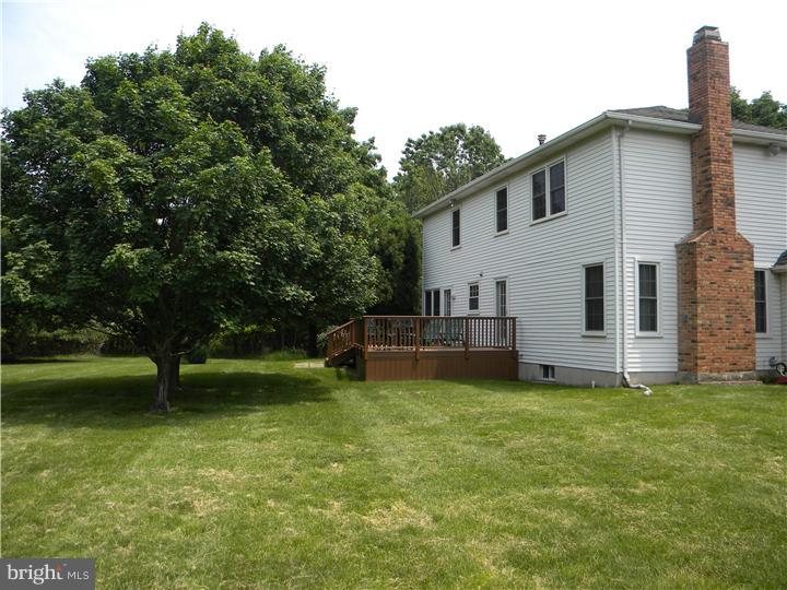 11 Rider Place Princeton Junction, NJ 08550 - Photo 20 of 23 Exterior Back
