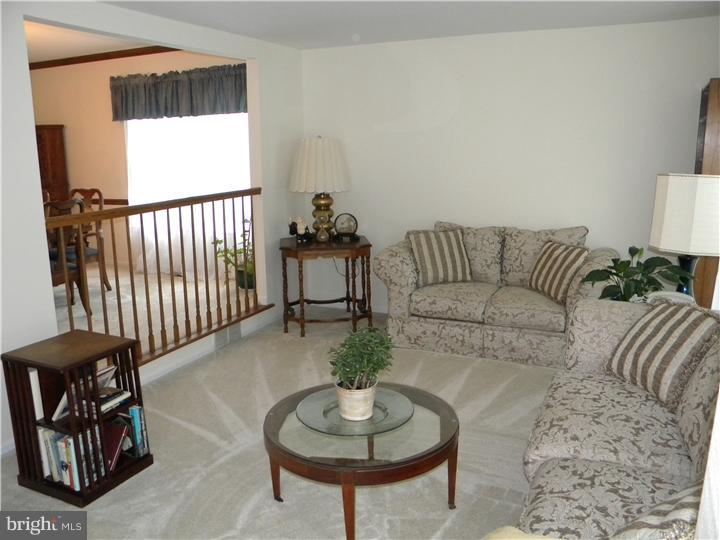 11 Rider Place Princeton Junction, NJ 08550 - Photo 10 of 23 Living Room