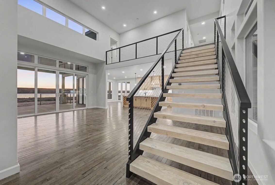 6988 Stonecrest Road Northeast Moses Lake, WA 98837 - Photo 3 of 39 Gallery Image 3
