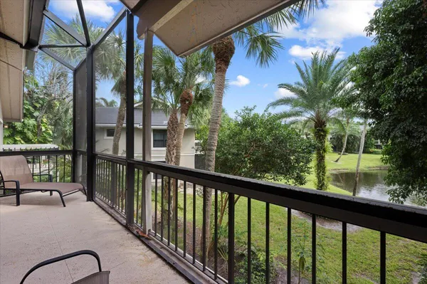 $2,000 | 11863 Wimbledon Circle, Unit 525, Wellington, FL 33414