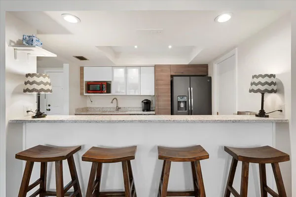 $2,000 | 11863 Wimbledon Circle, Unit 525, Wellington, FL 33414