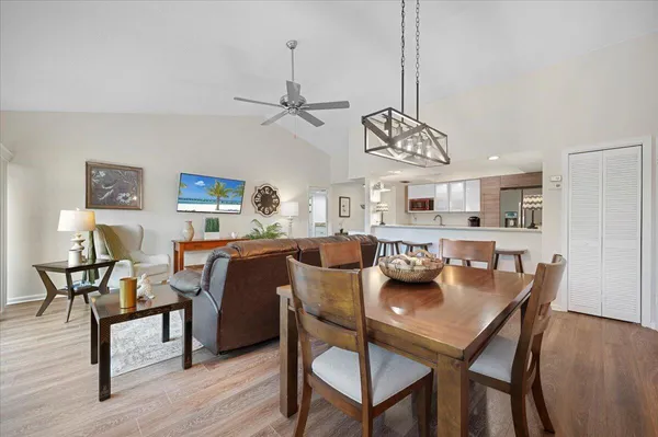 $2,000 | 11863 Wimbledon Circle, Unit 525, Wellington, FL 33414